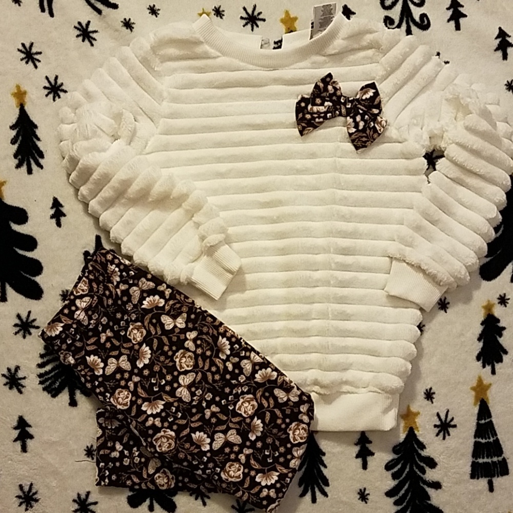 Set of sweater and pants